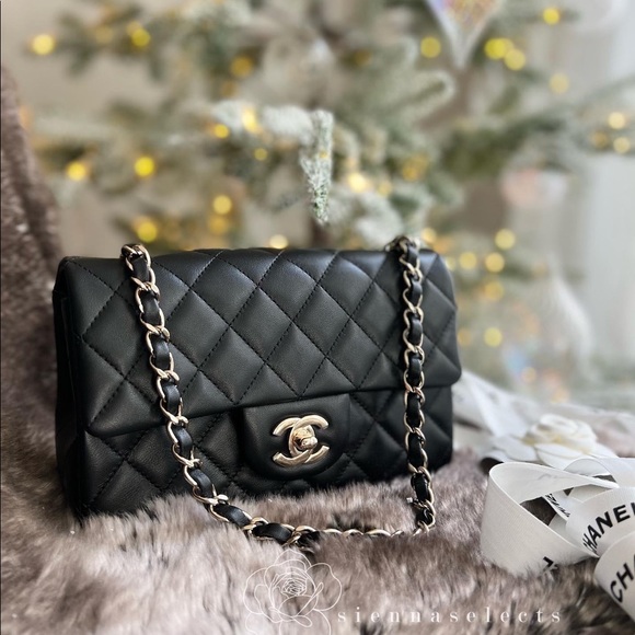 Authentic Chanel Mini Rectangle Classic Flap in black lambskin with lghw - Picture 2 of 8